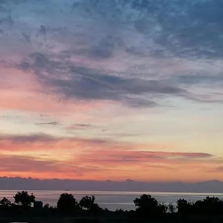 Ξενοδοχείο με διαμερίσματα 12 Senses Sea View Φαληράκι