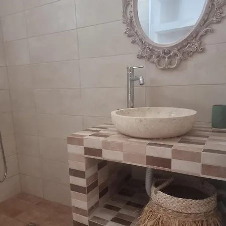 12 Senses Sea View Ξενοδοχείο με διαμερίσματα 3*