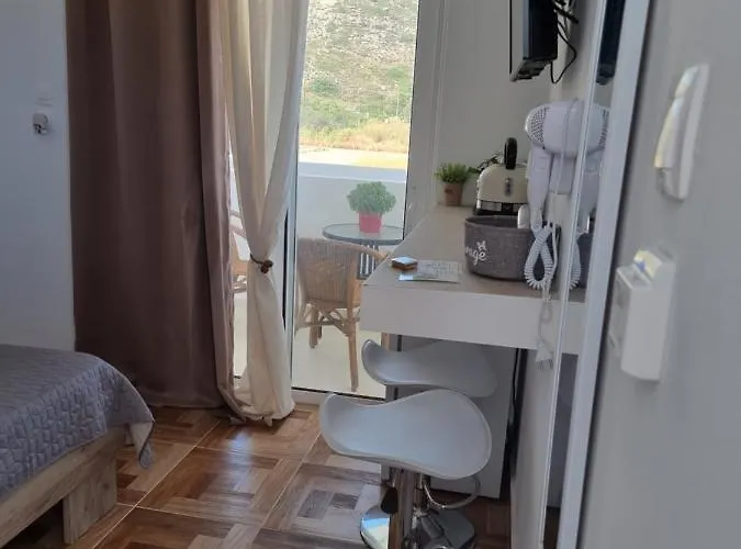 12 Senses Sea View Hotel apartamentowy