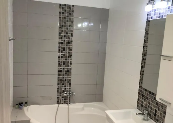 12 Senses Sea View 3* فاليراكي